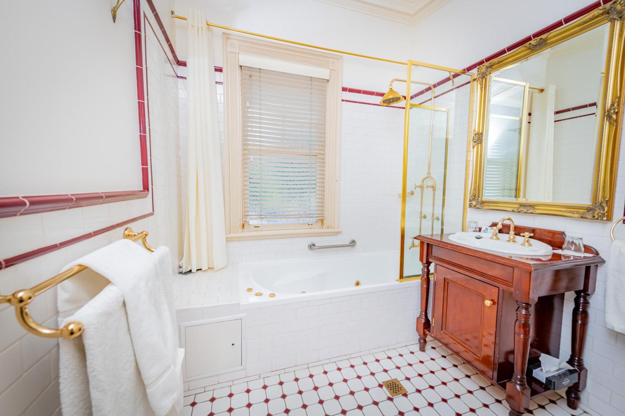 Cobb&Co Court Boutique Hotel Mudgee Extérieur photo